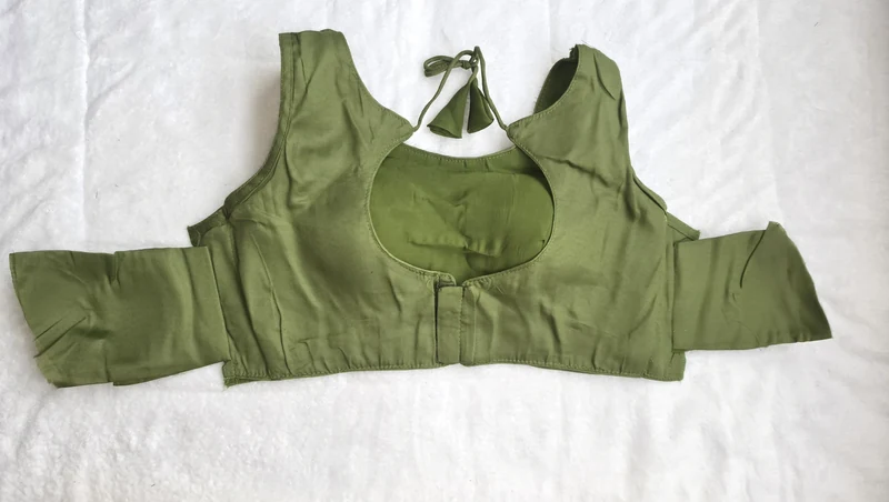 Saumya Green Essential Blouse, sleeves view